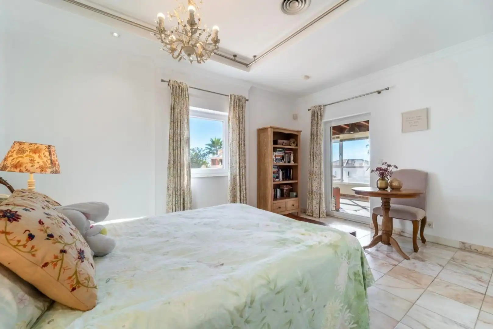 Habitación de Casa o chalet en venta en Marbella con Aire acondicionado, Calefacción y Jardín privado