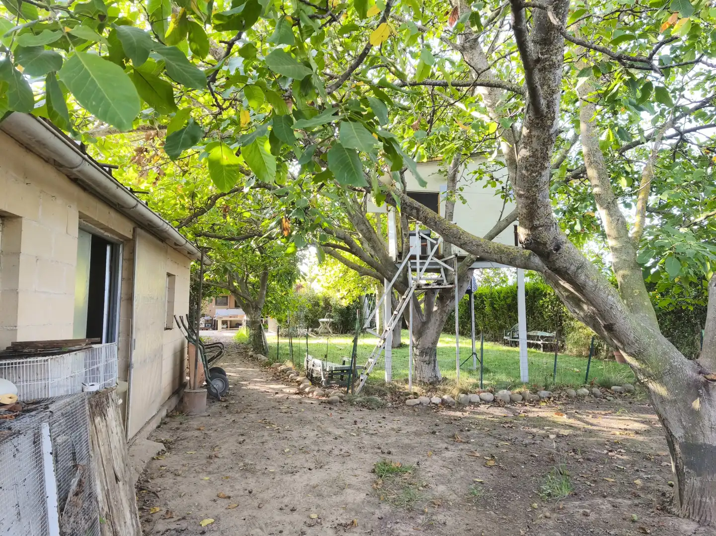 Garden of Land for sale in  Logroño