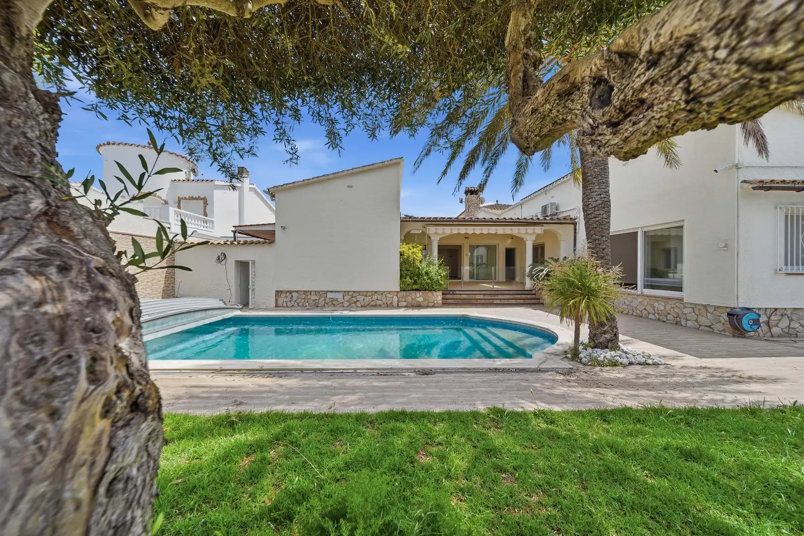 Vista exterior de Casa o chalet en venta en Empuriabrava con Aire acondicionado, Jardín privado y Terraza