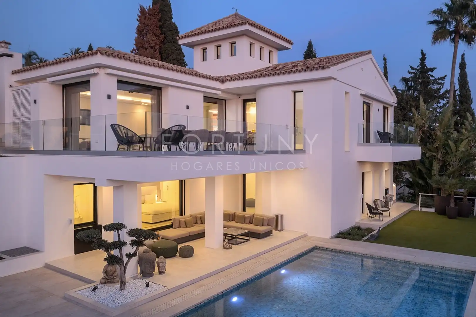 Vista exterior de Casa o chalet en venta en Marbella con Aire acondicionado, Calefacción y Jardín privado