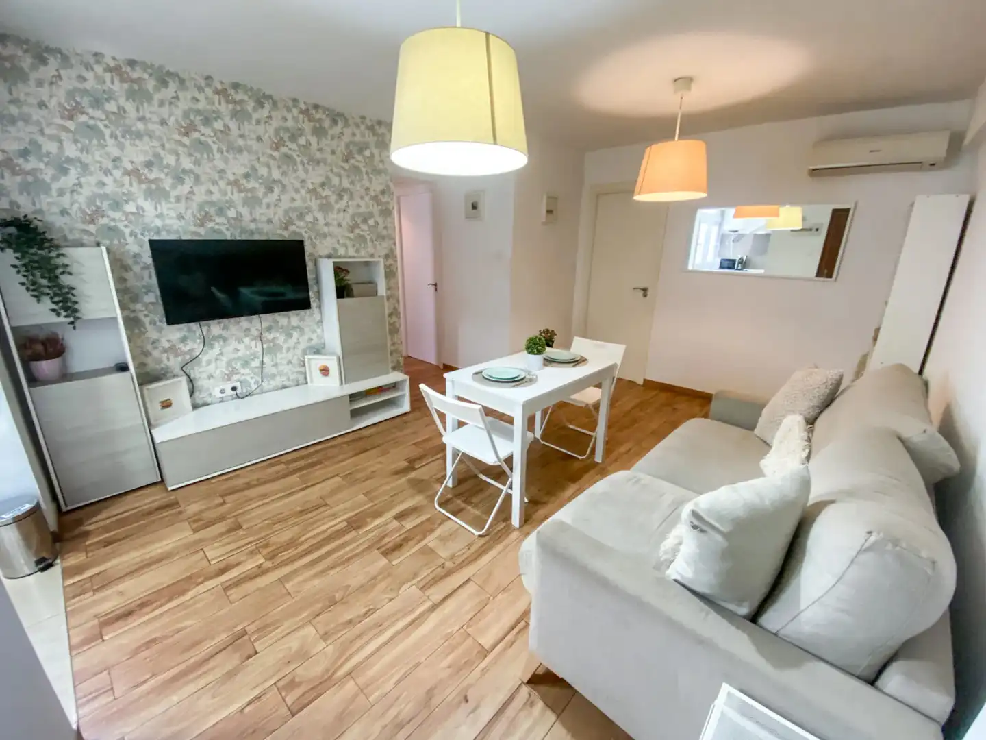 Wohnzimmer von Wohnung zur untervermieten in Triana