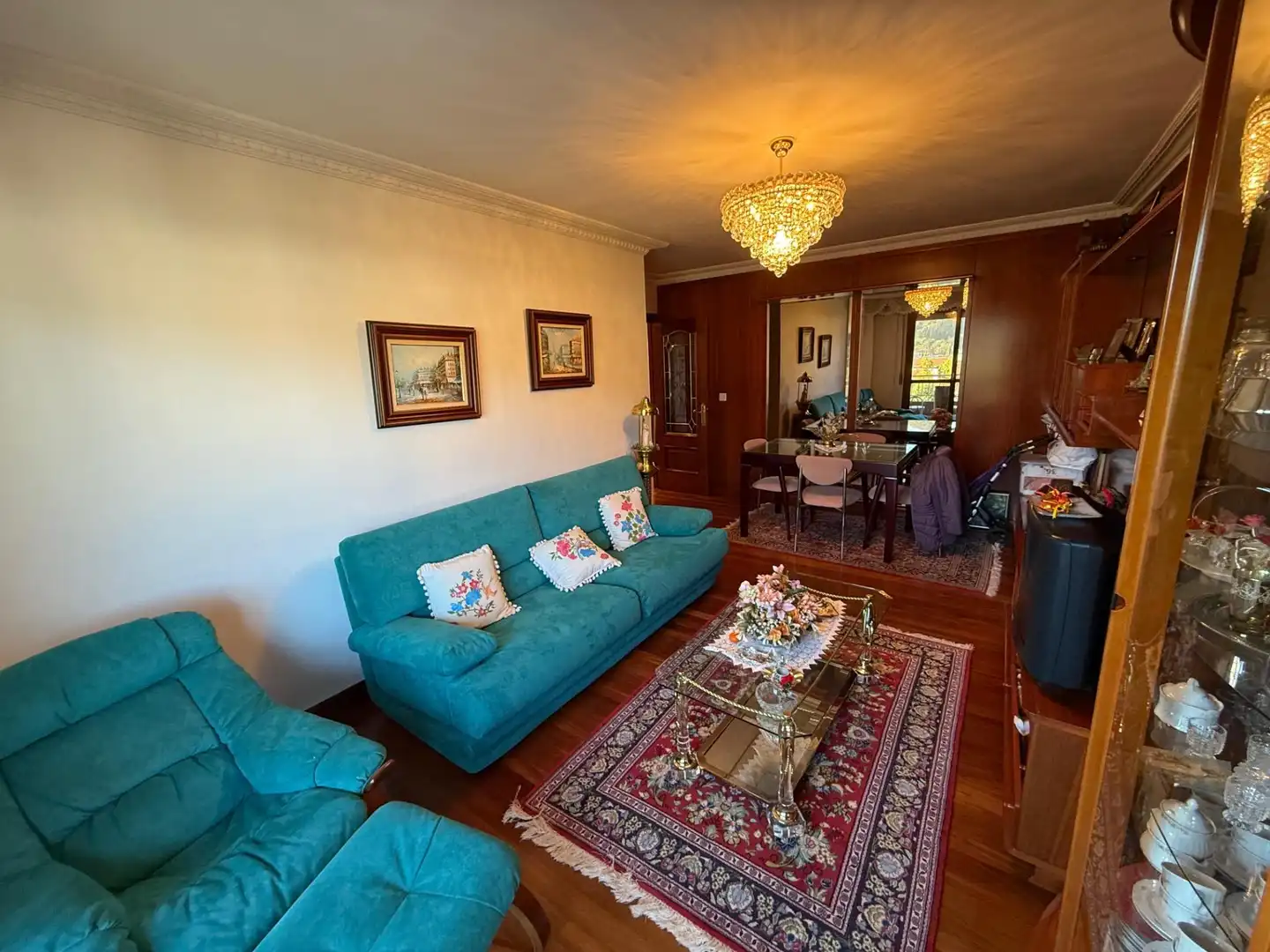 Sala de estar de Piso en venta en Basauri  con Calefacción, Trastero y Amueblado
