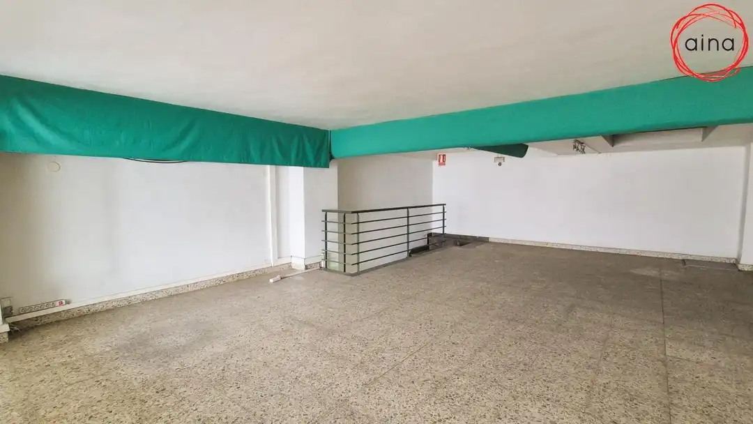 Local en venta en  Pamplona / Iruña con Aire acondicionado y Amueblado