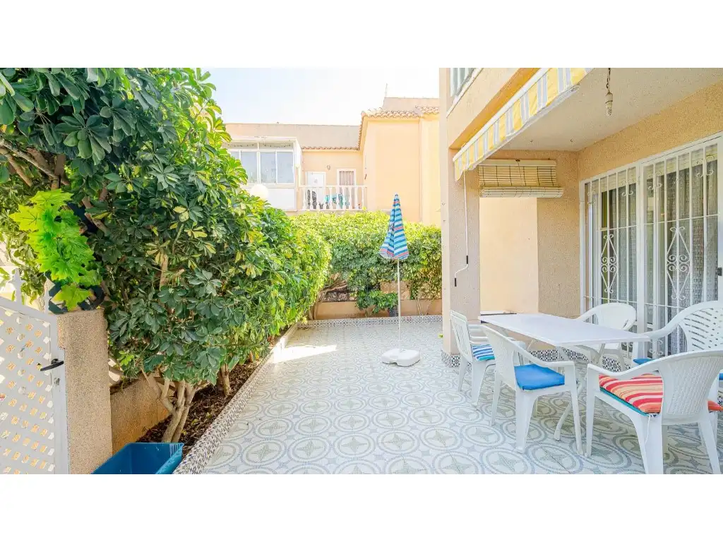 Bungalow amb piscina en venda a Calle Alboran S/N, imagen 5
