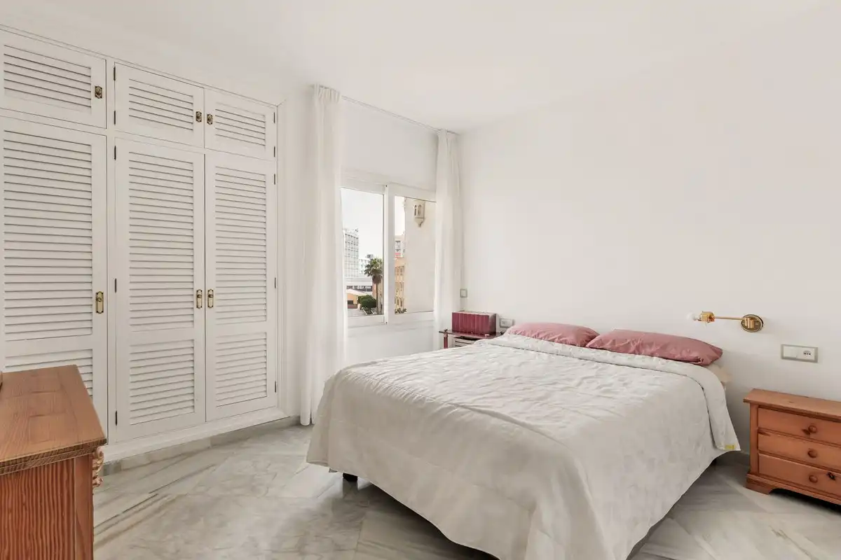 Habitación de Apartamento en venta en Torremolinos con Aire acondicionado, Terraza y Piscina comunitaria