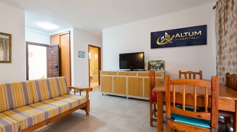 Foto 4 de Piso en venta en Avenida Juan Carlos I, 31, Los Cristianos, Arona