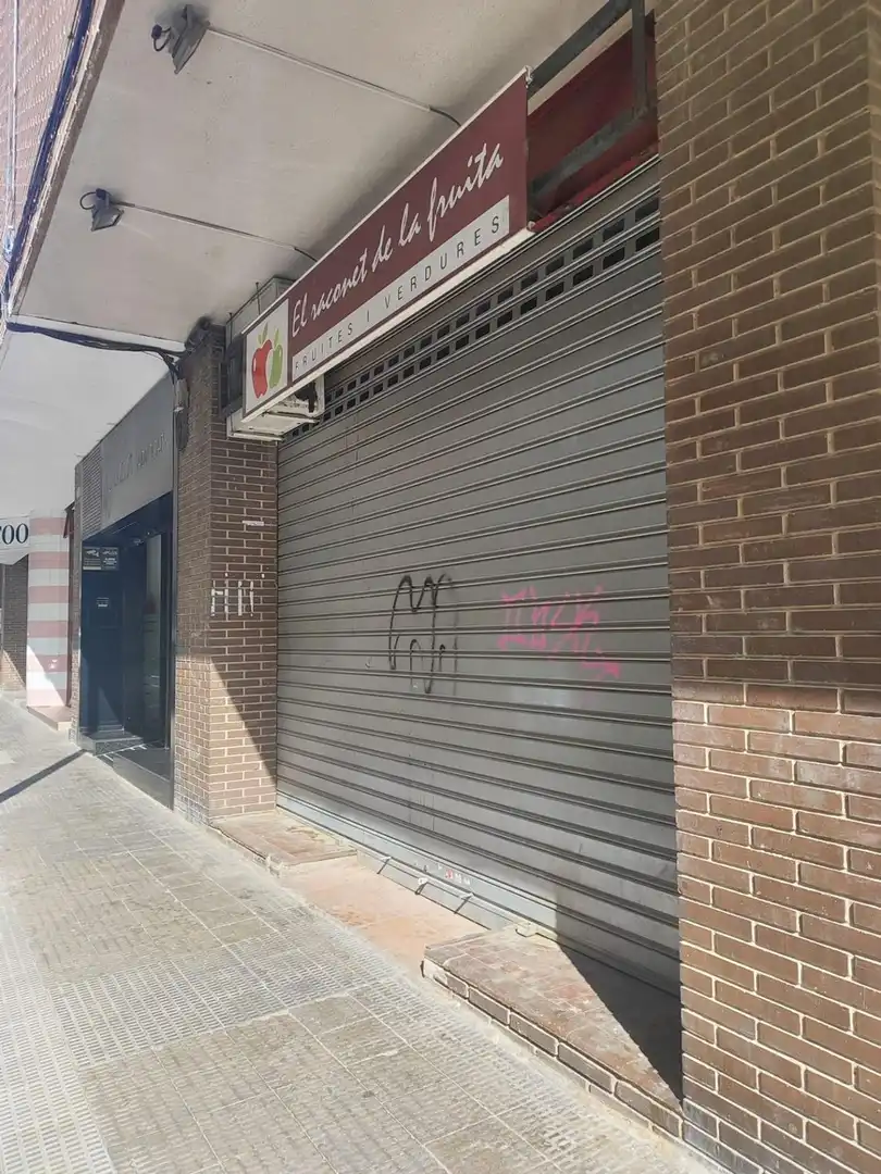 Locale commerciale in vendita a de la Mare Molas