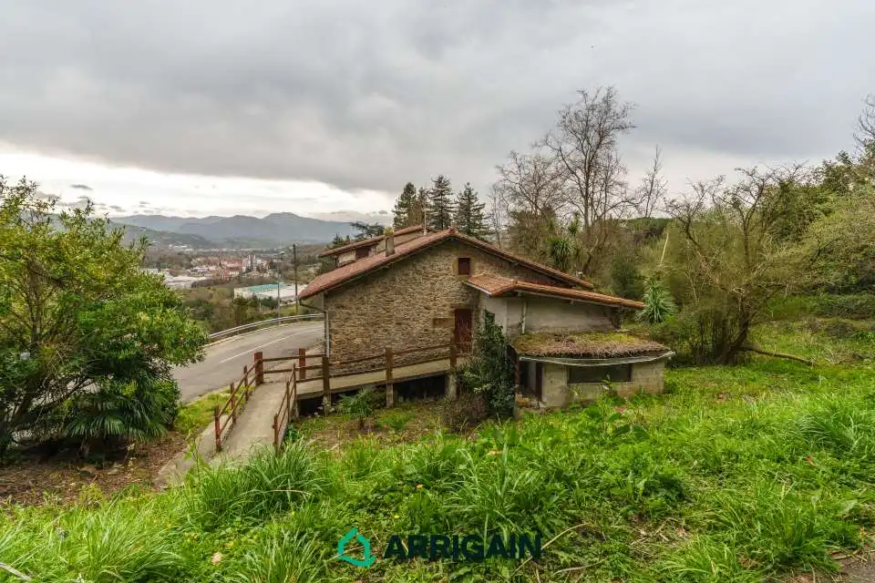 Casa o xalet en venda en Donostia - San Sebastián  amb Calefacció, Jardí privat i Traster