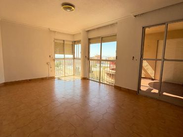 Piso con ascensor en venta en Alameda de Cervantes 10