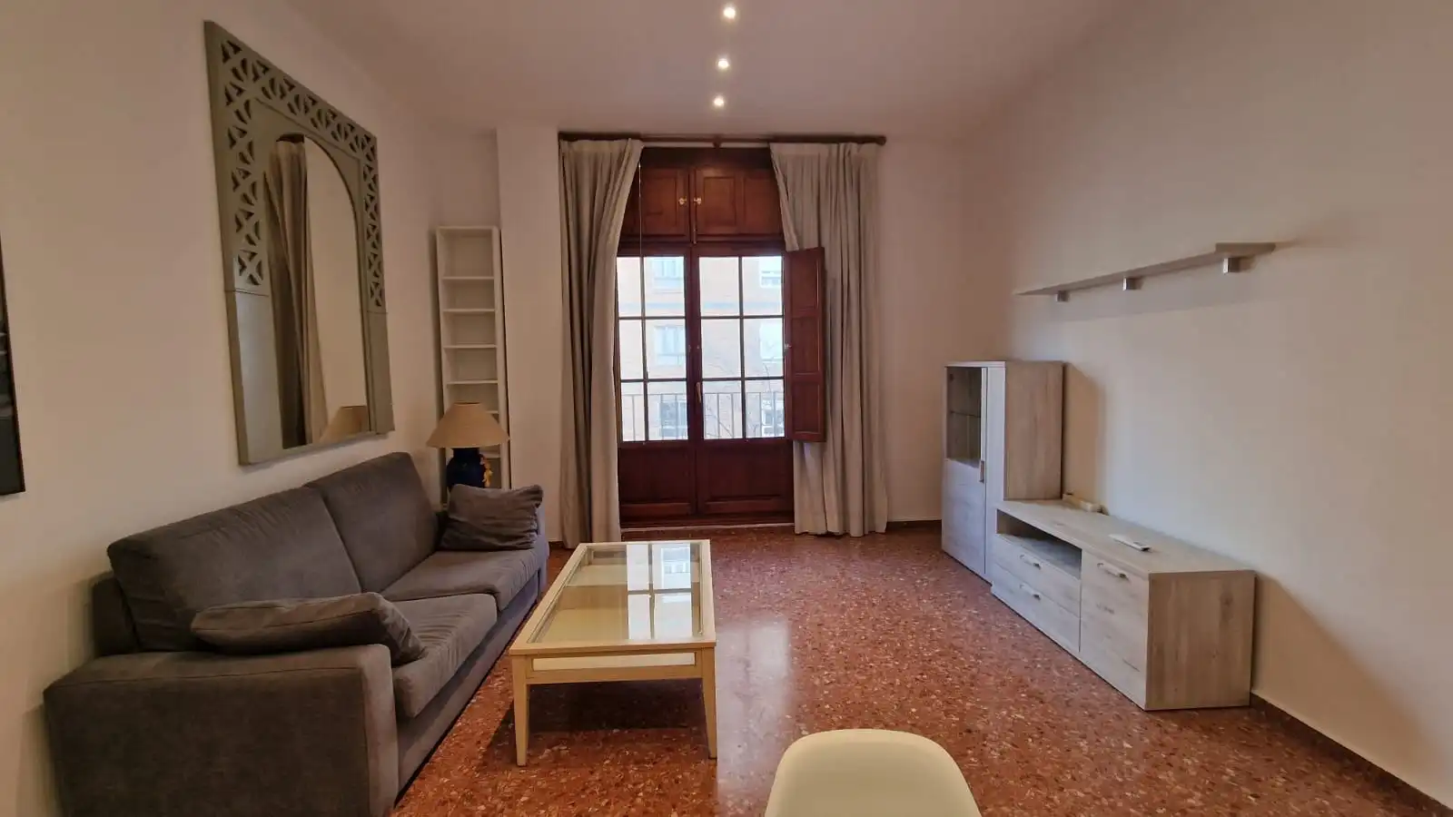 Flat with terrace to rent in Calle VINATEA, imagen 2