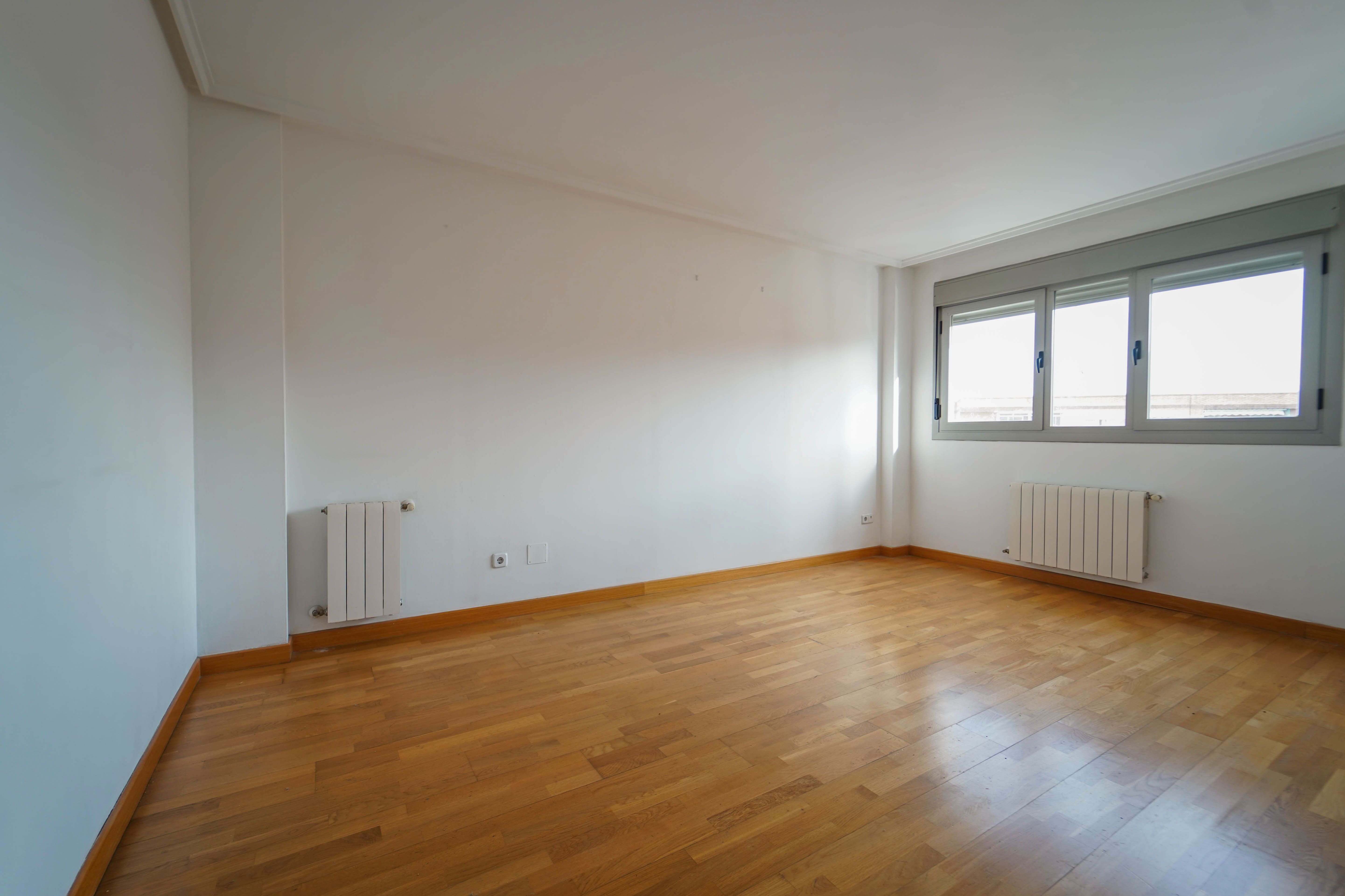 Bedroom of Flat for sale in Parla  with Swimming Pool