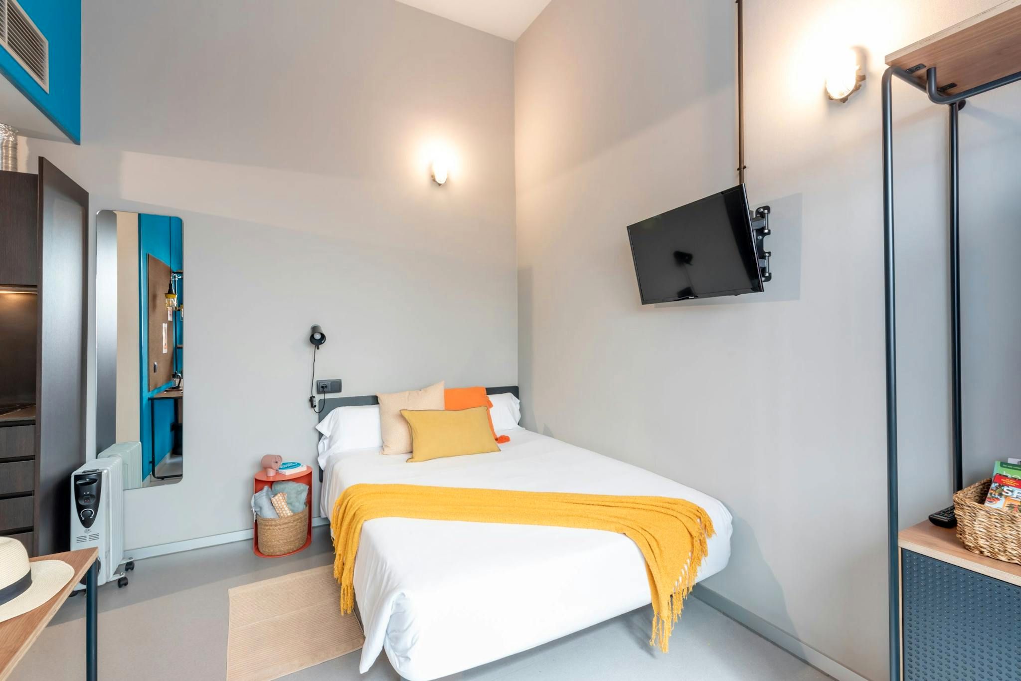 Bedroom of Flat to rent in  Barcelona Capital  with Air Conditioner, Heating and Private garden