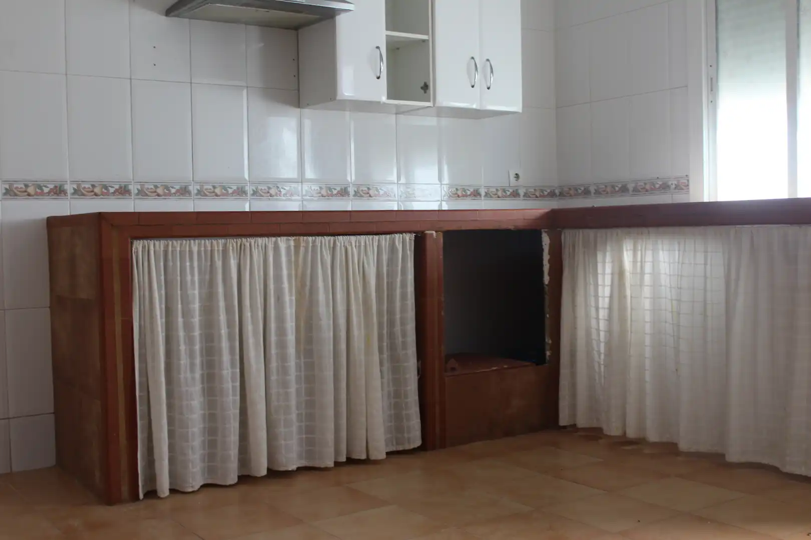 Cuina de Casa adosada en venda en Burguillos amb Aire condicionat, Jardí privat i Balcó