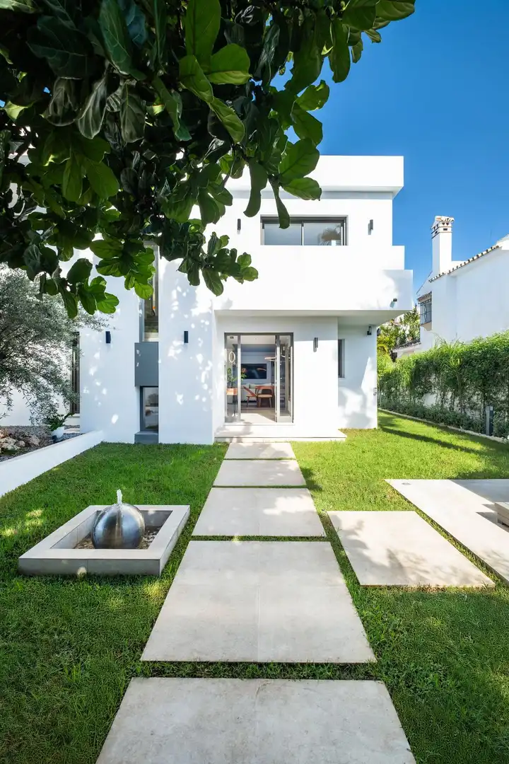 Vista exterior de Casa o chalet en venta en Marbella con Aire acondicionado, Jardín privado y Terraza