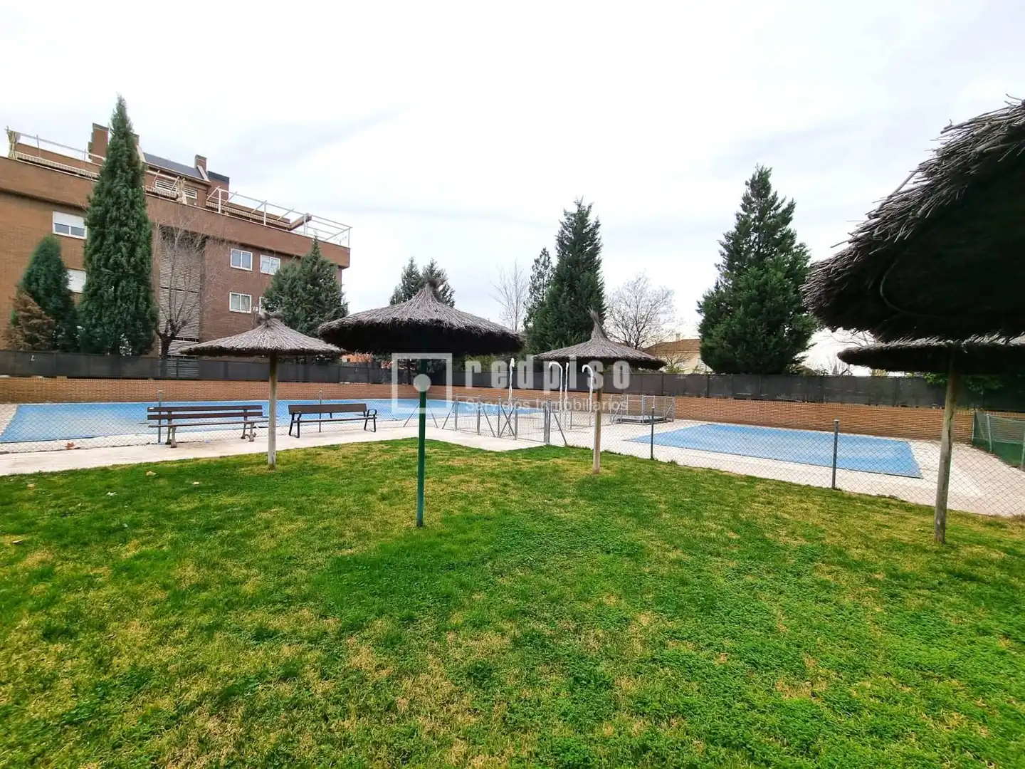 Swimming pool of Flat for rent in Rivas Futura
