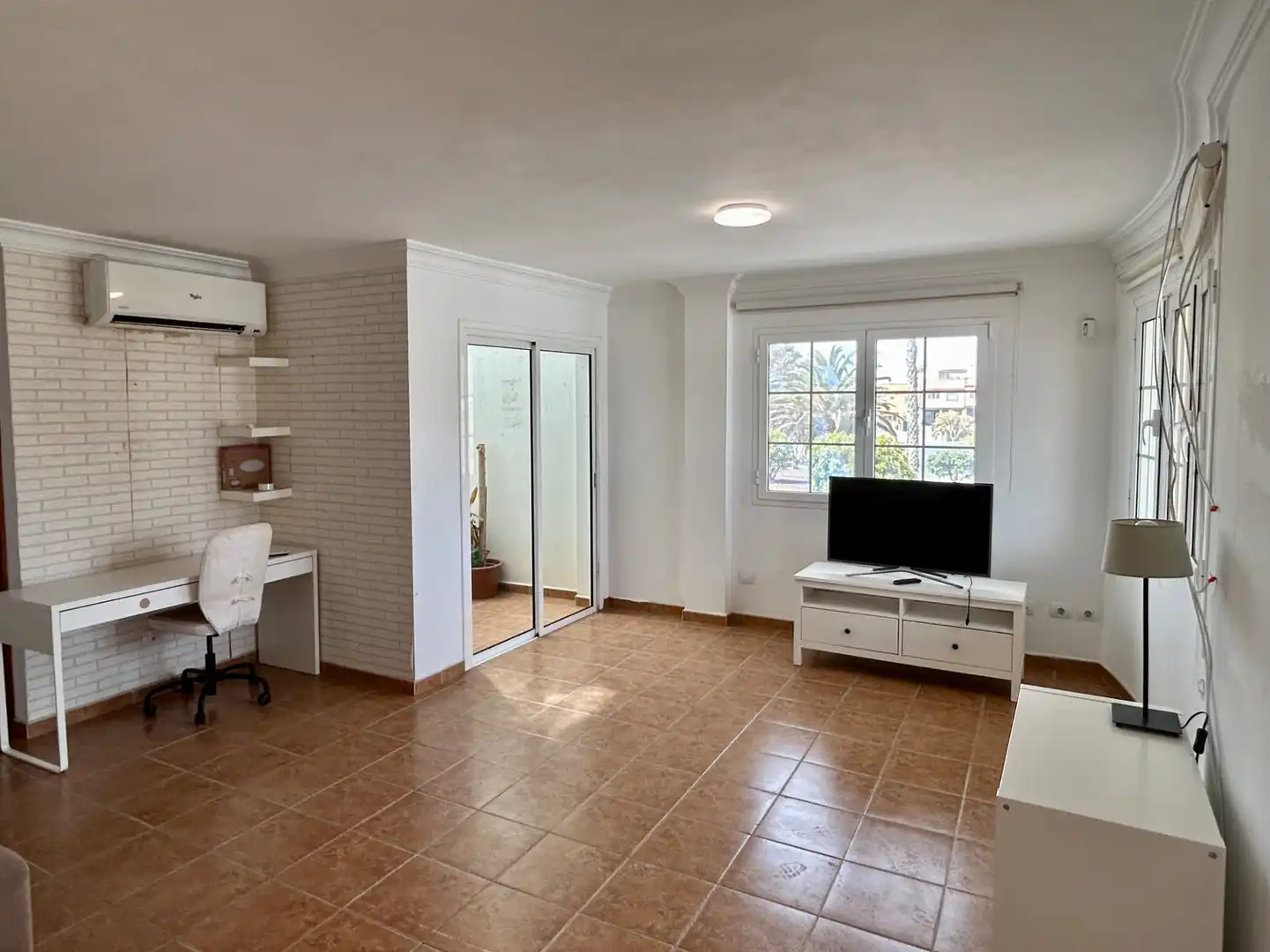 Living room of Detached homes for sale in Agüimes  with Air Conditioner, Terrace and Oven