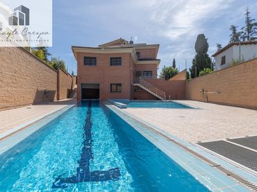 Villa avec balcon à vendre à Calle MISTRAL(C.DEL AIRE I)