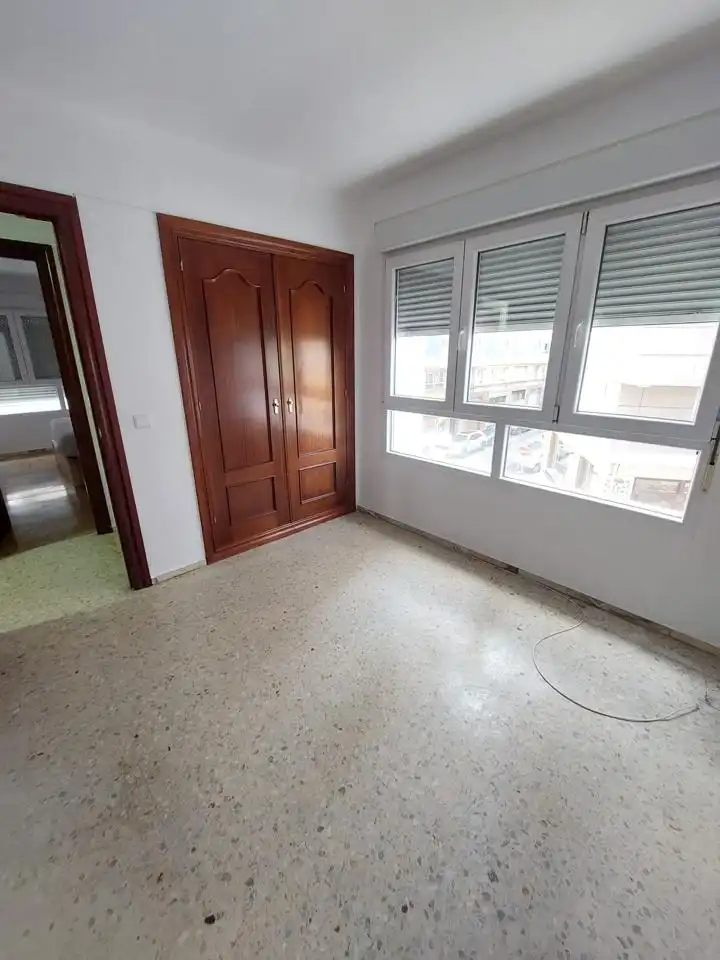 Piso de alquiler en Laviada