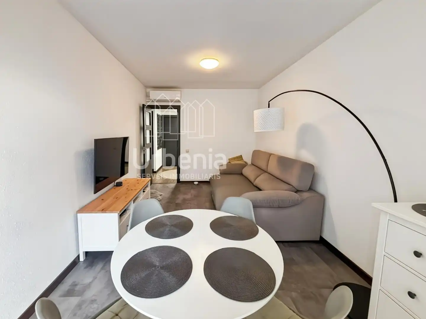 Living room of Flat for sale in Blanes  with Air Conditioner, Terrace and Swimming Pool