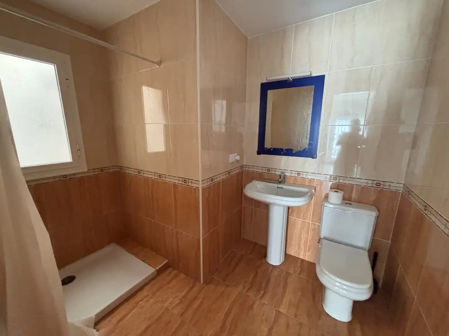 Bathroom of Flat for sale in Alginet  with Air Conditioner, Terrace and Oven