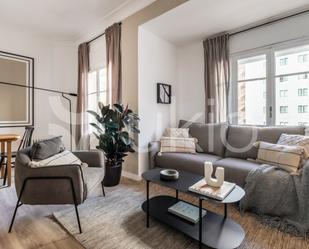 Sala d'estar de Apartament de lloguer en  Madrid Capital amb Aire condicionat, Calefacció i Terrassa