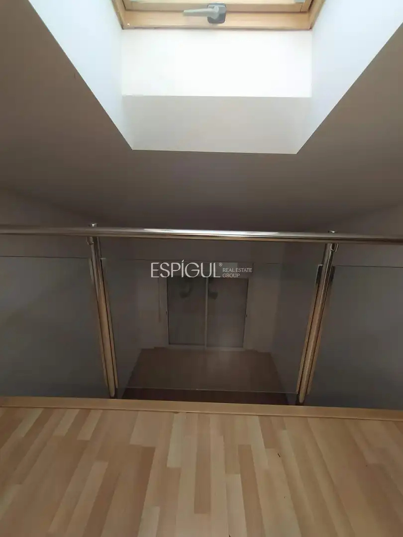 Maisonette zum Verkauf in Girona mit Klimaanlage, Heizung und Parkett