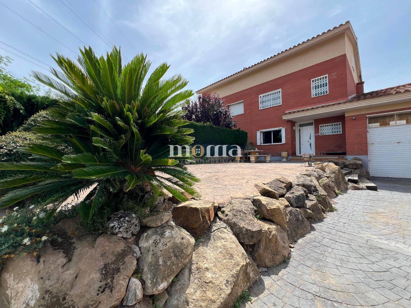 Exterior view of Single-family semi-detached for sale in Vilanova del Vallès  with Air Conditioner, Heating and Private garden