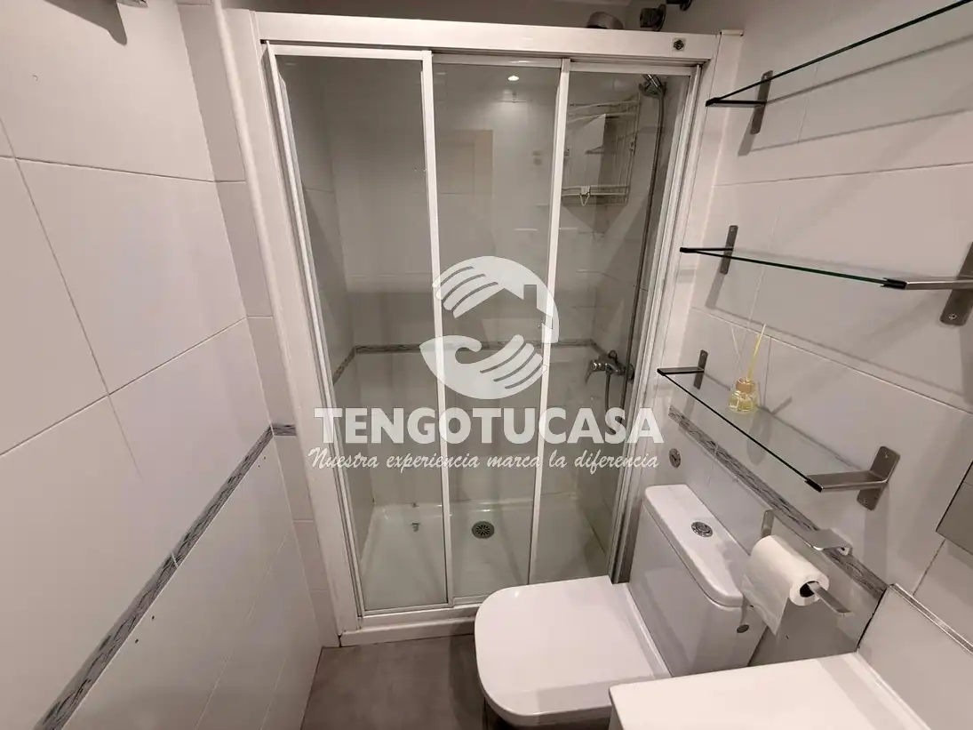 Bathroom of Flat for sale in Madrid  with Air Conditioner, Heating and Furnished