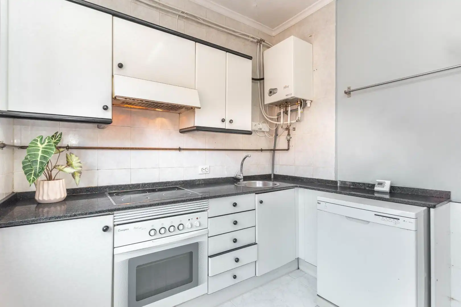 Kitchen of Flat for sale in Avilés  with Heating and Storage room