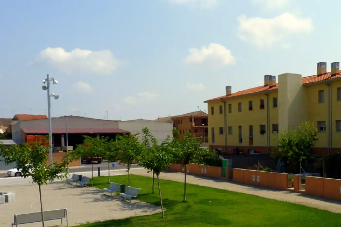 Vista exterior de Casa adosada en venda en Vilanova de Bellpuig amb Parquet, Traster i Moblat