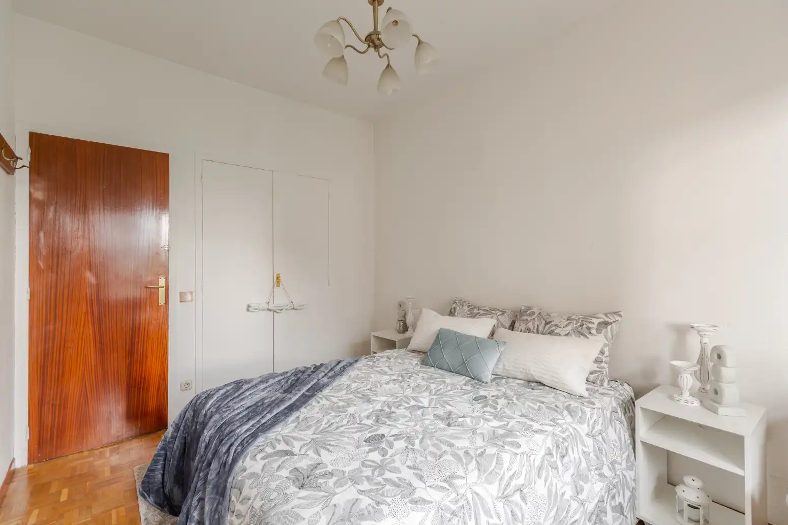 Habitación de Piso en venta en  Pamplona / Iruña con Calefacción, Parquet y Terraza