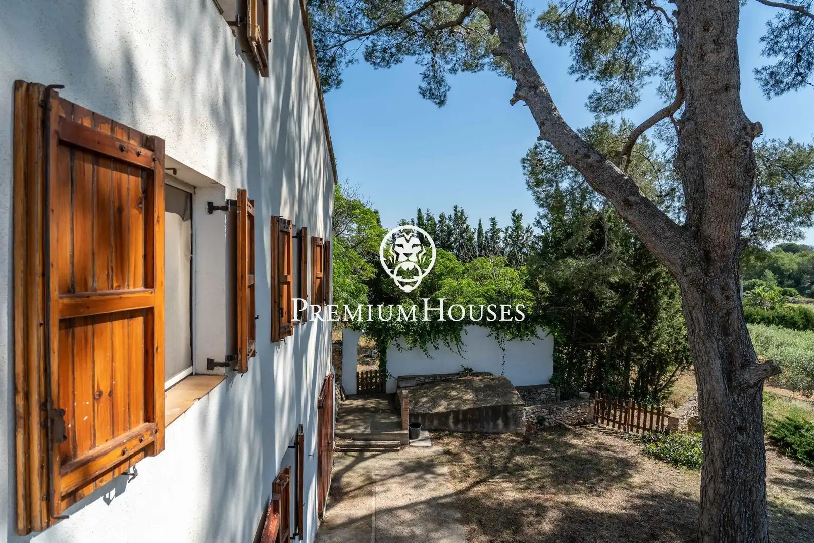 Vista exterior de Finca rústica en venda en Vallmoll amb Calefacció, Terrassa i Traster