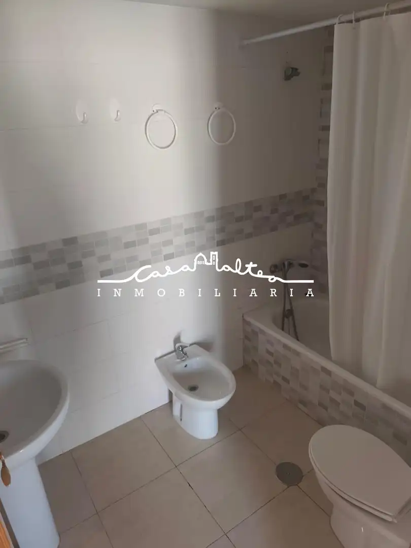 Badezimmer von Wohnungen zur Miete in Altea mit Privatgarten