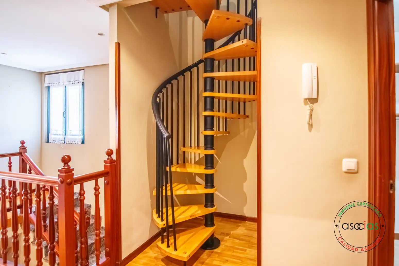 Casa adosada en venta en Grado con Calefacción, Jardín privado y Parquet