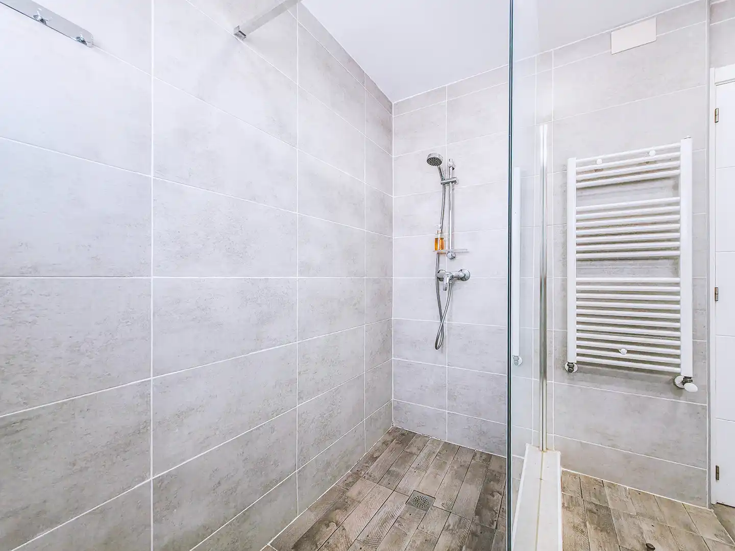 Bathroom of Houses for sale in Sant Pol de Mar  with Air Conditioner, Heating and Private garden