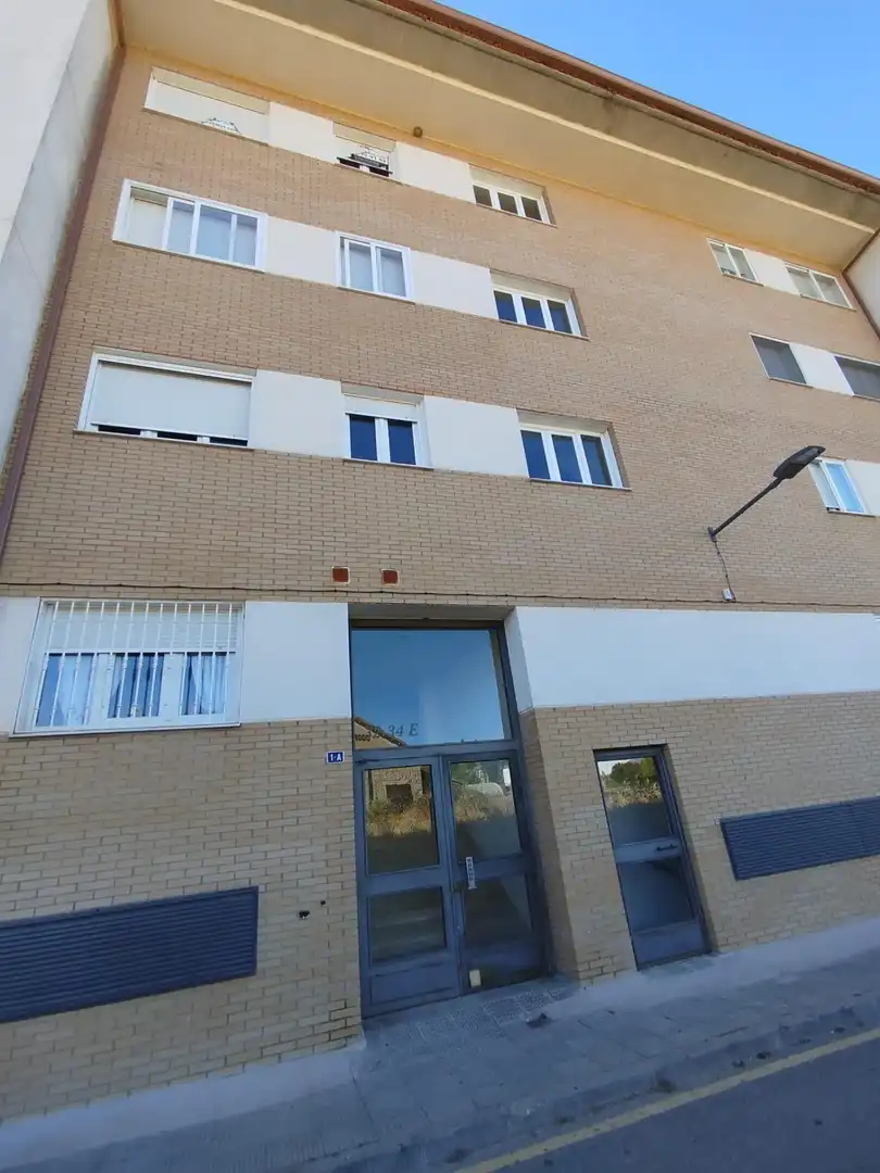 Vista exterior de Piso en venta en Las Navas del Marqués  con Calefacción