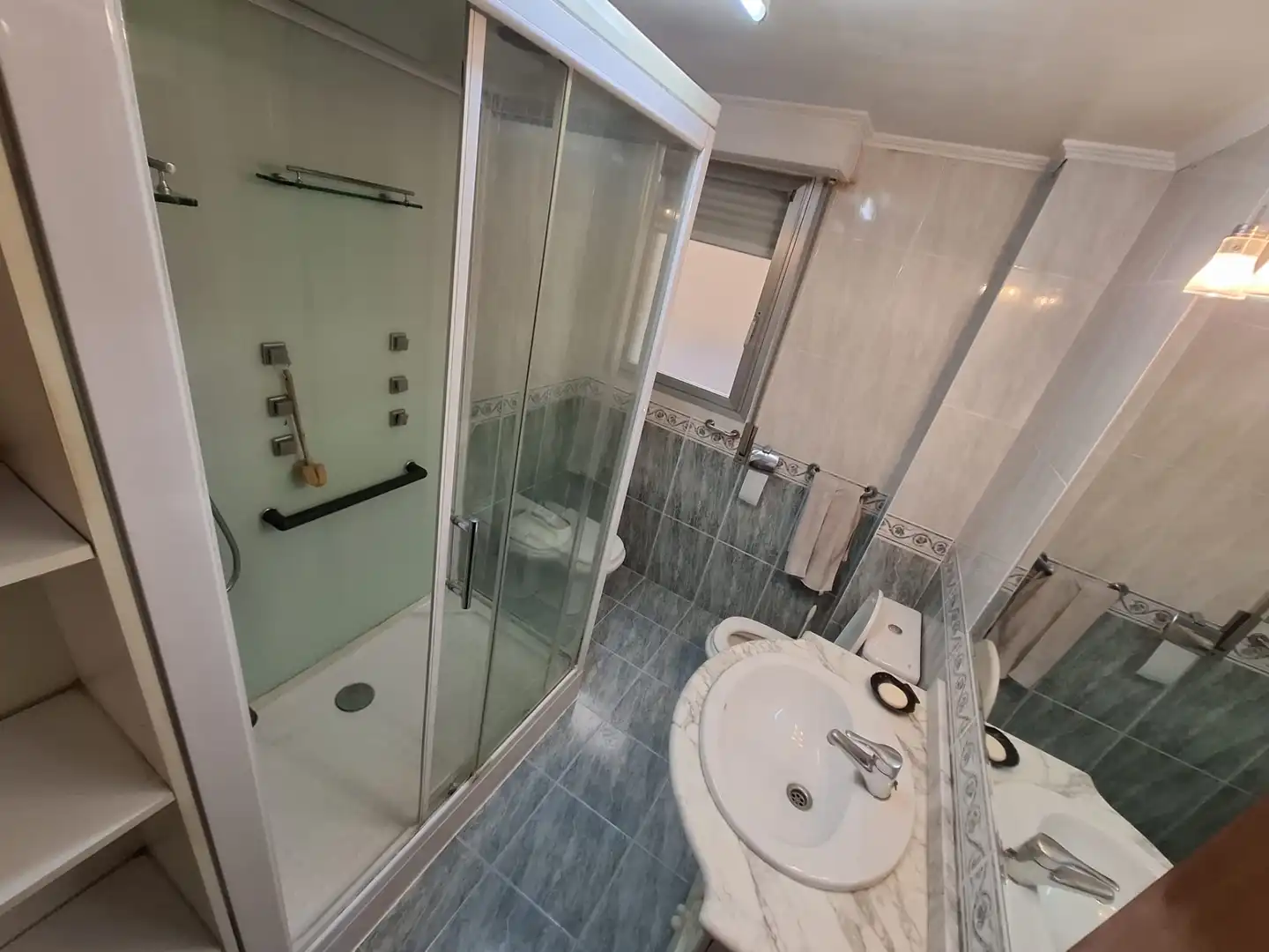 Bathroom of Flat for sale in  Logroño  with Heating, Parquet flooring and Terrace