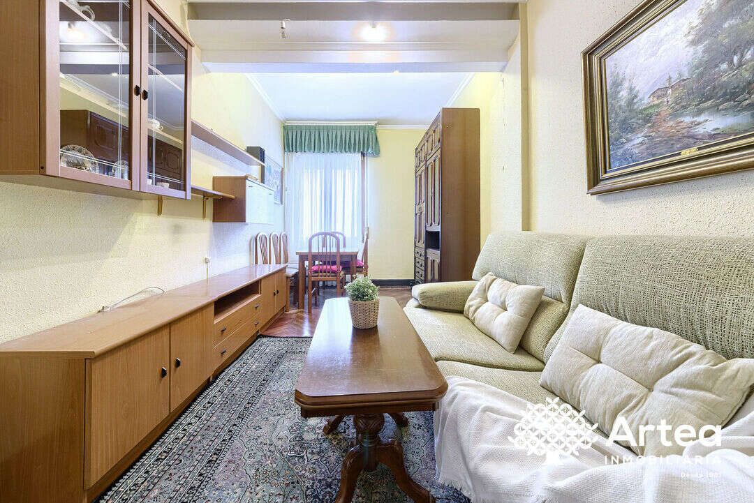 Living room of Flat for sale in Bilbao   with Heating and Furnished