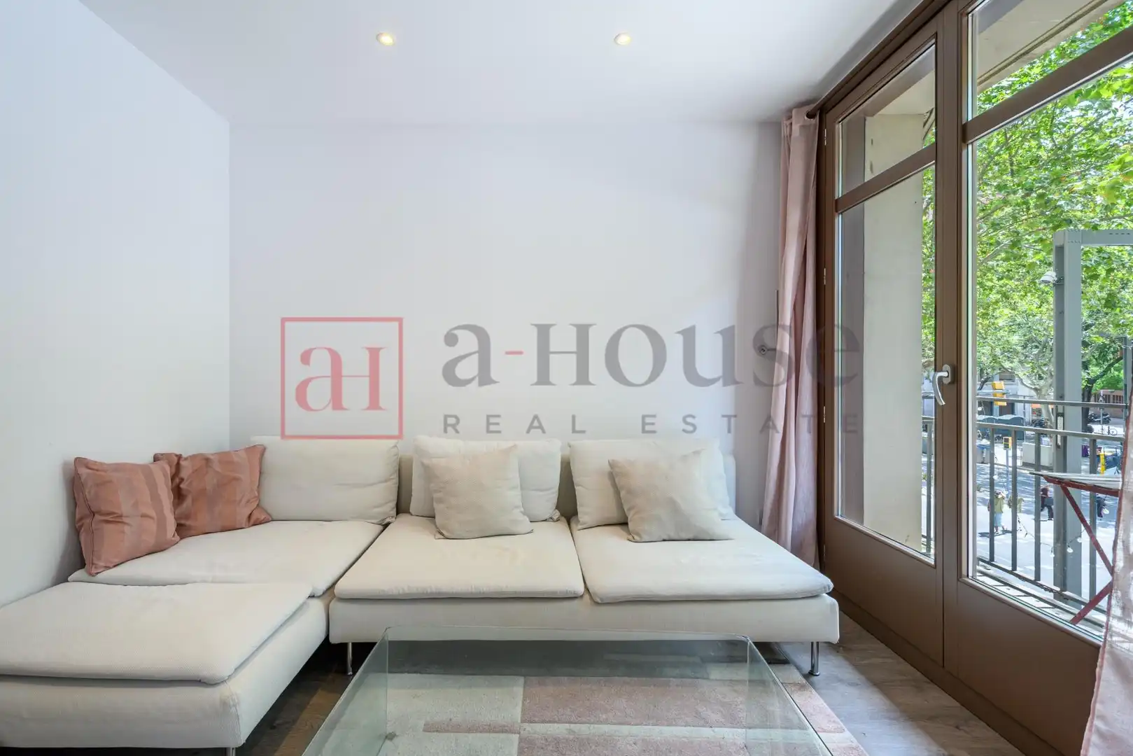 Living room of Flat for sale in Barcelona  with Air Conditioner, Heating and Parquet flooring