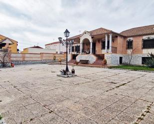 Exterior view of House or chalet for sale in Chozas de Canales  with Heating, Private garden and Terrace