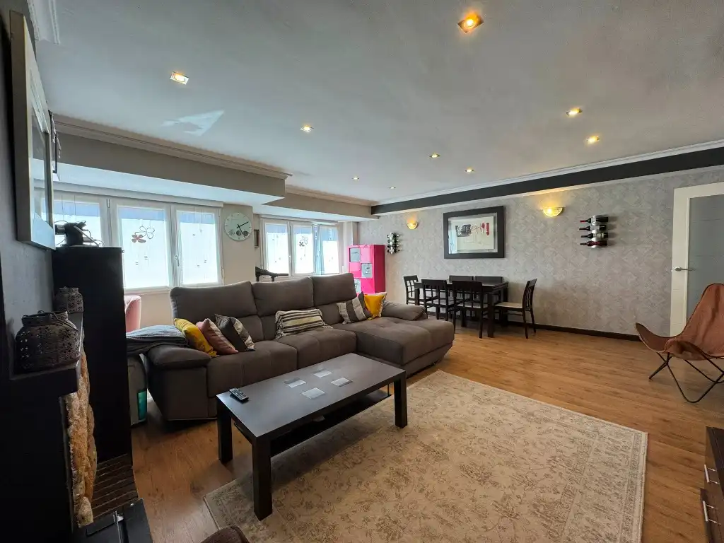 Sala de estar de Piso en venta en Gijón  con Calefacción, Parquet y Horno