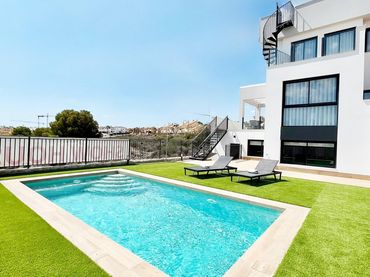 Villa con piscina in vendita a Algorfa