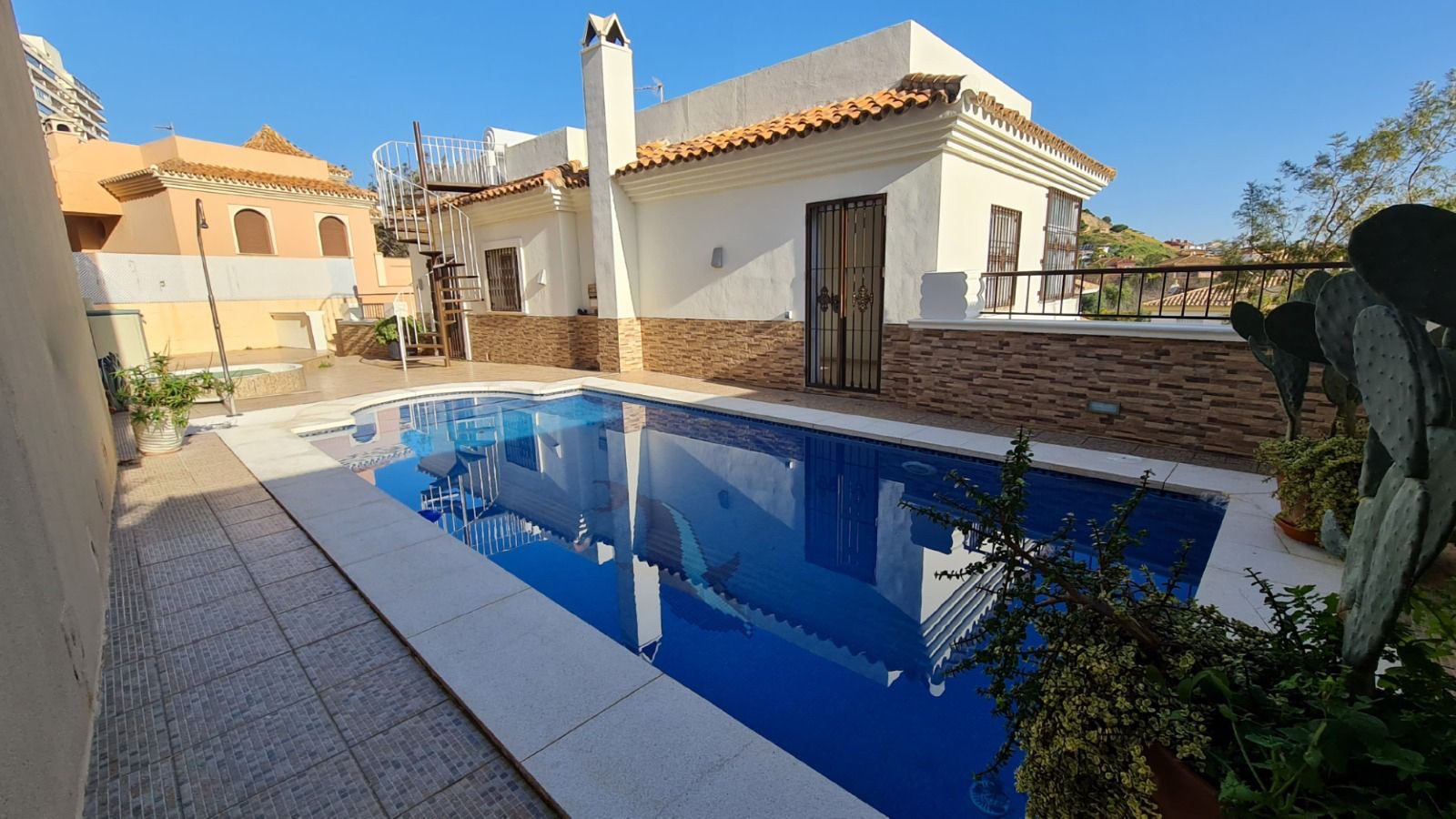 Casa o xalet en venda a Calle Camelia, Cortijo Torrequebrada