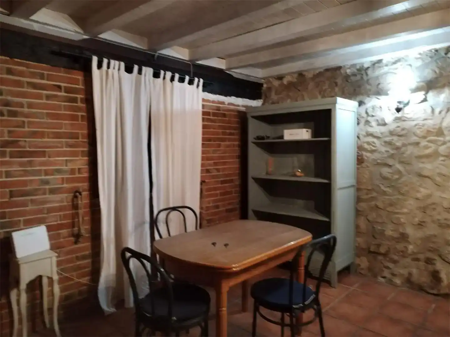 Comedor de Casa adosada para compartir en Valdáliga con Amueblado y Balcón