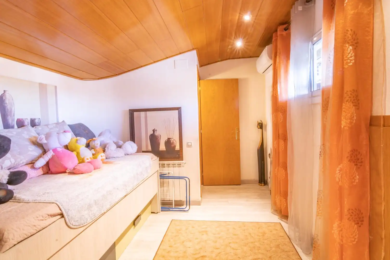 Schlafzimmer von Dachboden zum Verkauf in Terrassa mit Terrasse und Balkon