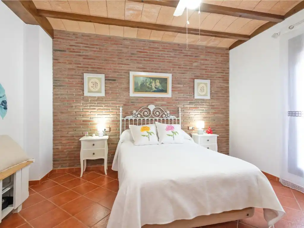 Dormitori de Finca rústica en venda en Villanueva del Trabuco amb Aire condicionat, Jardí privat i Terrassa