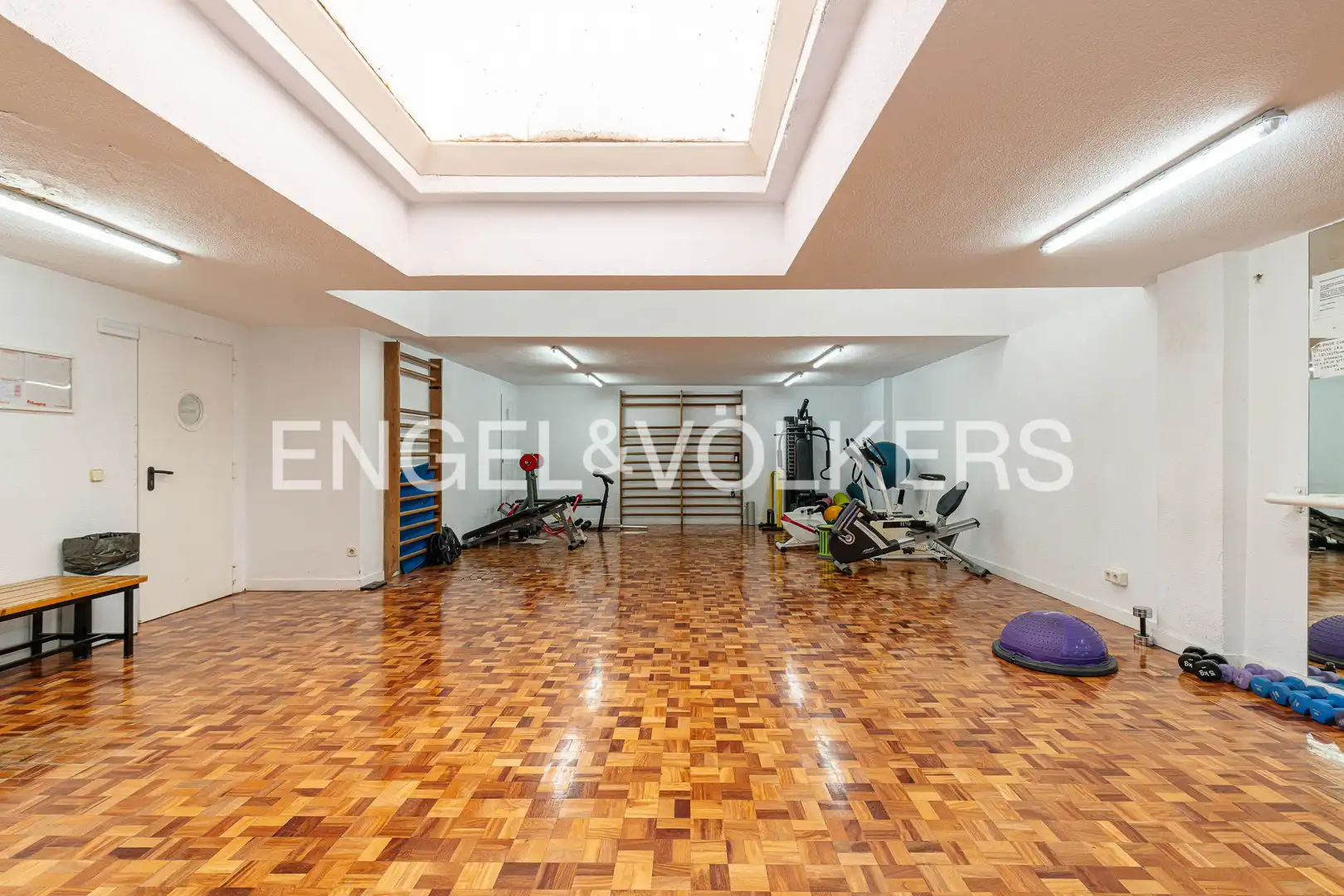 Wohnung zum Verkauf in Madrid mit Heizung, Parkett und Abstellraum