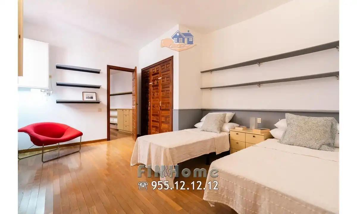 Habitación de Ático de alquiler en Sevilla con Aire acondicionado, Calefacción y Jardín privado