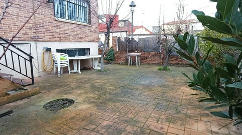 Foto 2 de Casa adosada en venda a Pintores - Ferial, Parla