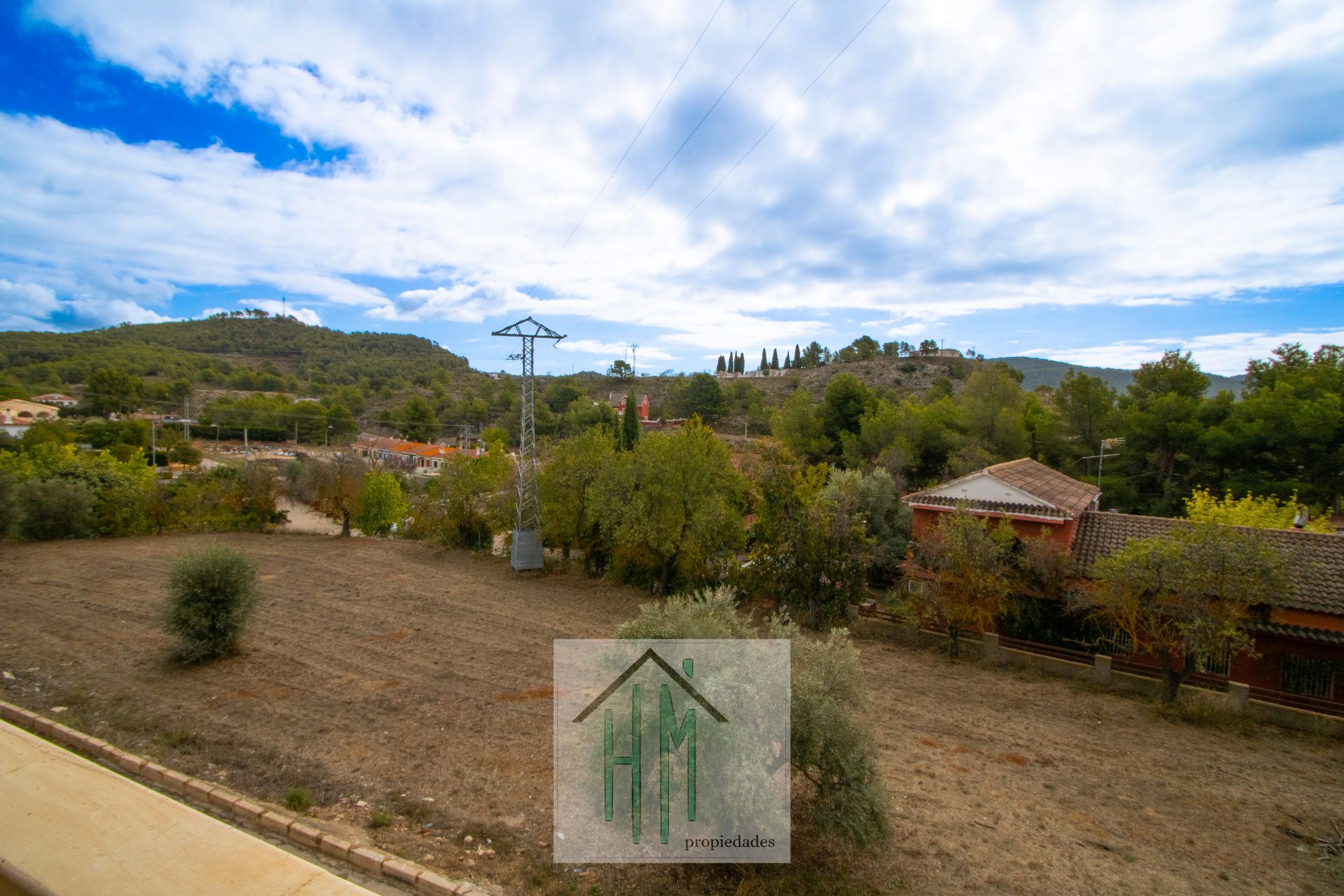 Casa adosada en venda en Torremanzanas / La Torre de les Maçanes amb Jardí privat, Traster i Moblat